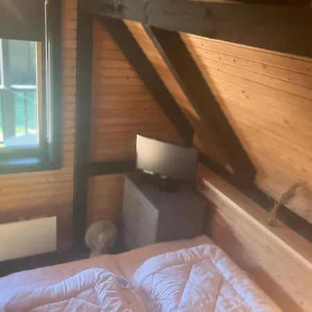 بيت للعطل Authentic Wooden Summer House