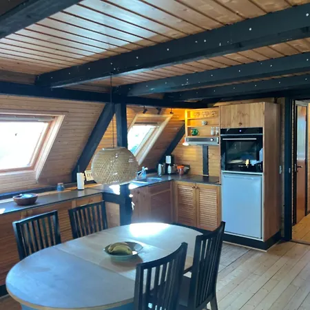 Authentic Wooden Summer House Øster Hurup